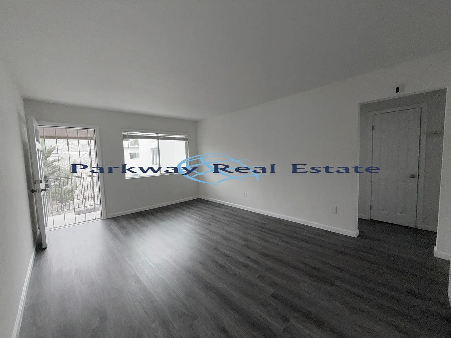 Estrella Ave. Apts — Photo 2