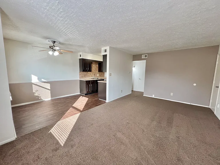 Derby Run Apartments — Photo 40