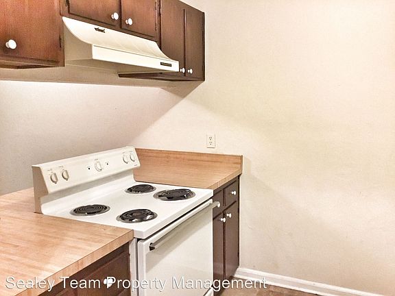 3rd image of 1579 Live Oak Dr #B