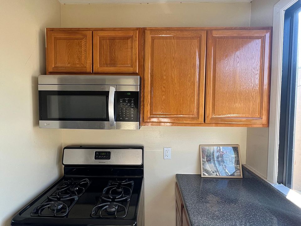 1st image of 1400 Whalley Ave #0