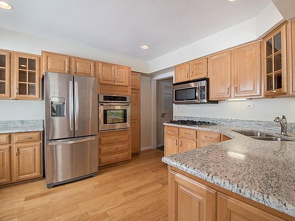 3rd image of 419 S Linden Ave