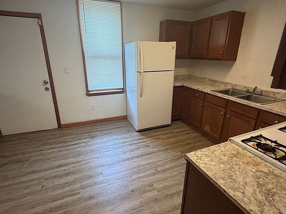 2nd image of 3195 S Park Ave #4