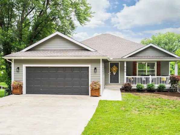 508 Delaware Dr, Ozawkie, KS 66070