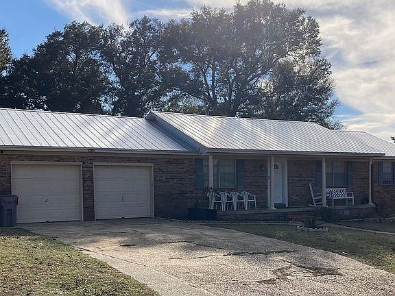 2nd image of 2027 Broyhill Ln