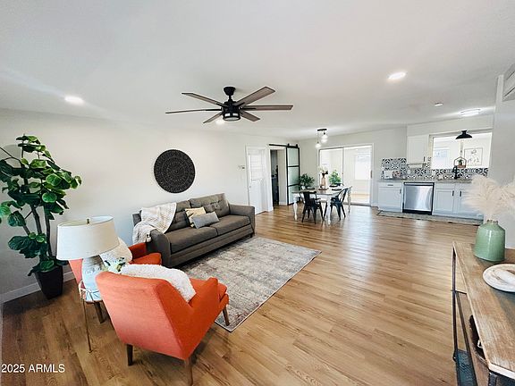 2nd image of 1559 W VINE Avenue