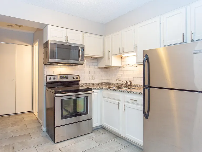 218 S Batchewana Ave #202 — Photo 3