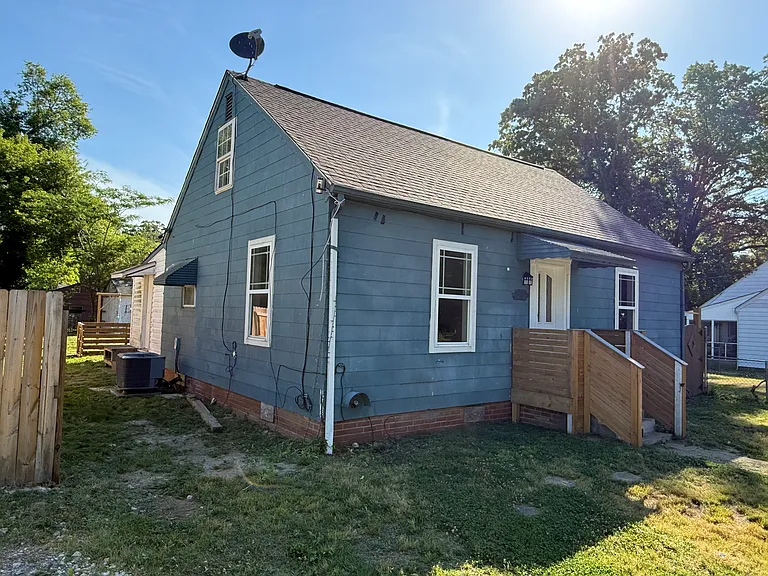 3024 Navarone Ave — Photo 3