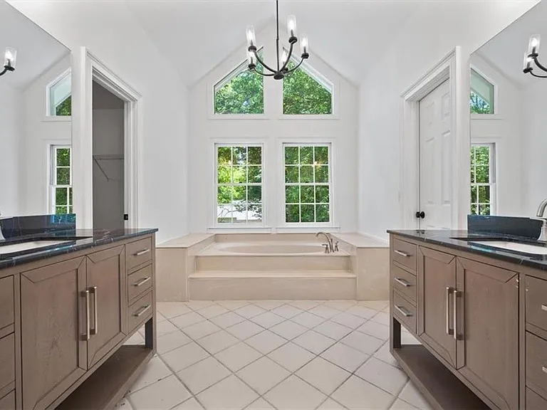 2120 Skyland Cove Ln — Photo 26