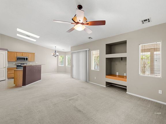4th image of 261 Thompson Dr