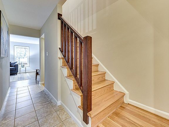 4th image of 6606 McLean Ct