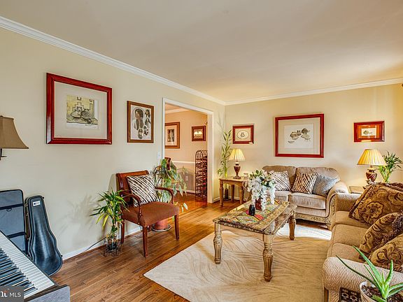 4th image of 2020 Merrymount Dr