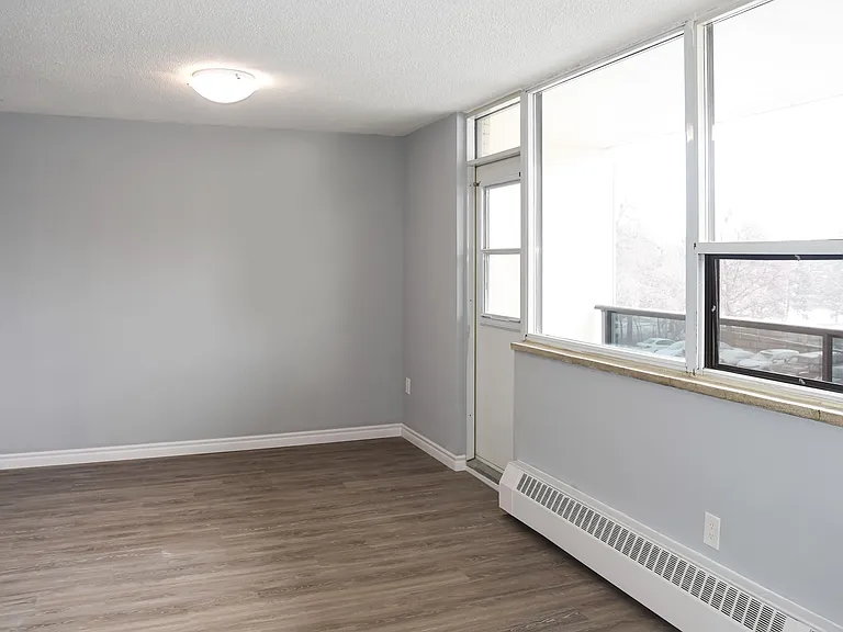 2185 Lawrence Ave E — Photo 13