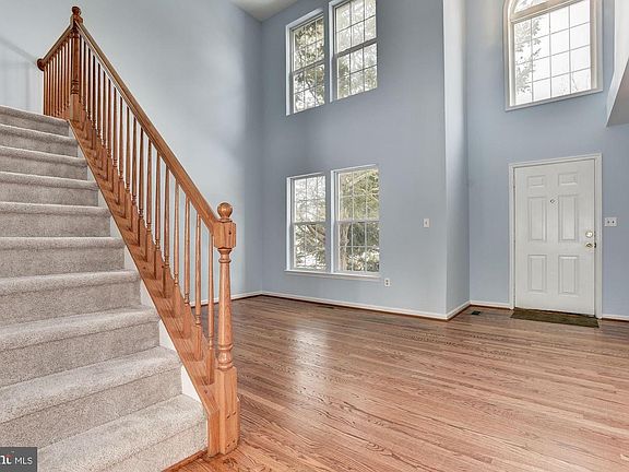 3rd image of 7 Hunting Horn Cir