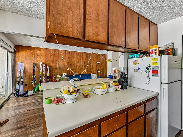 Viking Apartments — Photo 12