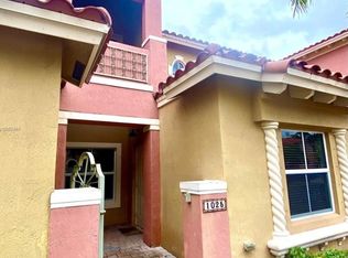 1025 SW 143rd Ave, Pembroke Pines, FL 33027