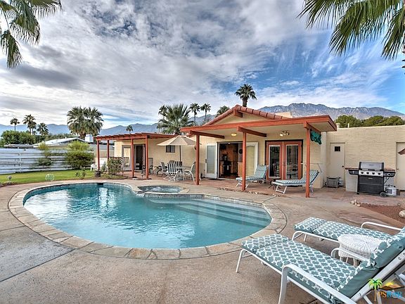 5th image of 582 N Cerritos Dr