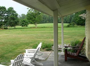 540 Calkins Rd, Milanville, PA 18443
