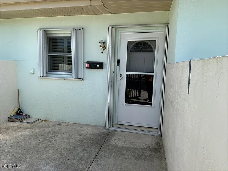738 Joel Blvd — Photo 2