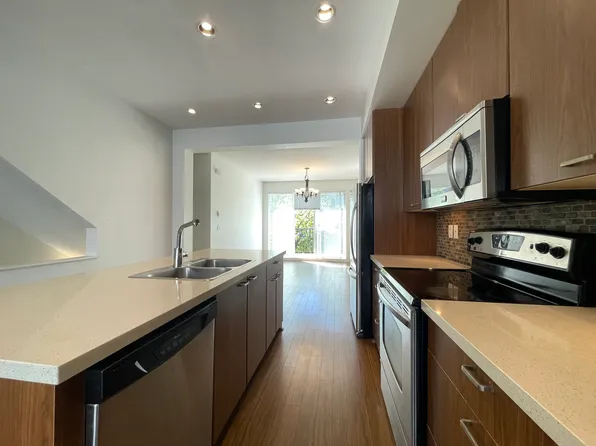 2450 161a St #1, Surrey, BC V3Z 8K4