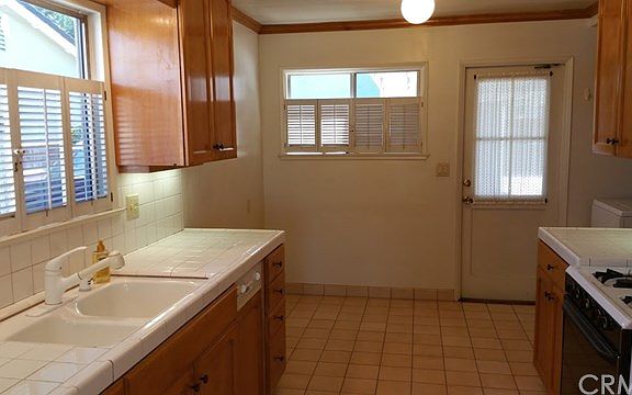 5th image of 8042 Holder St