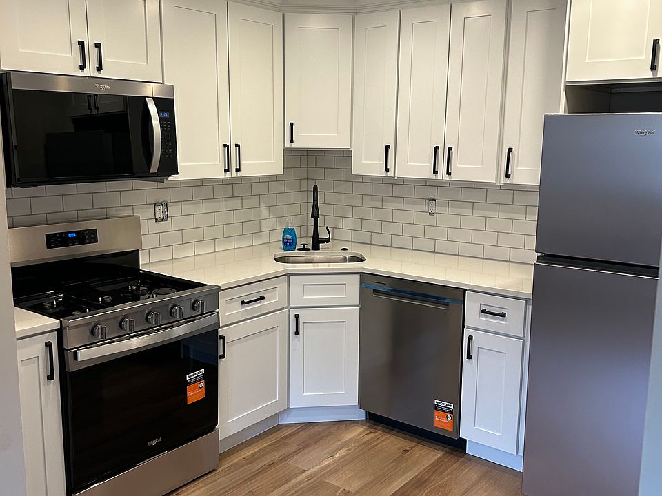1st image of 26 Alameda Rd APT B
