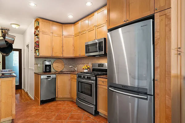 Sold by Compass | media 10