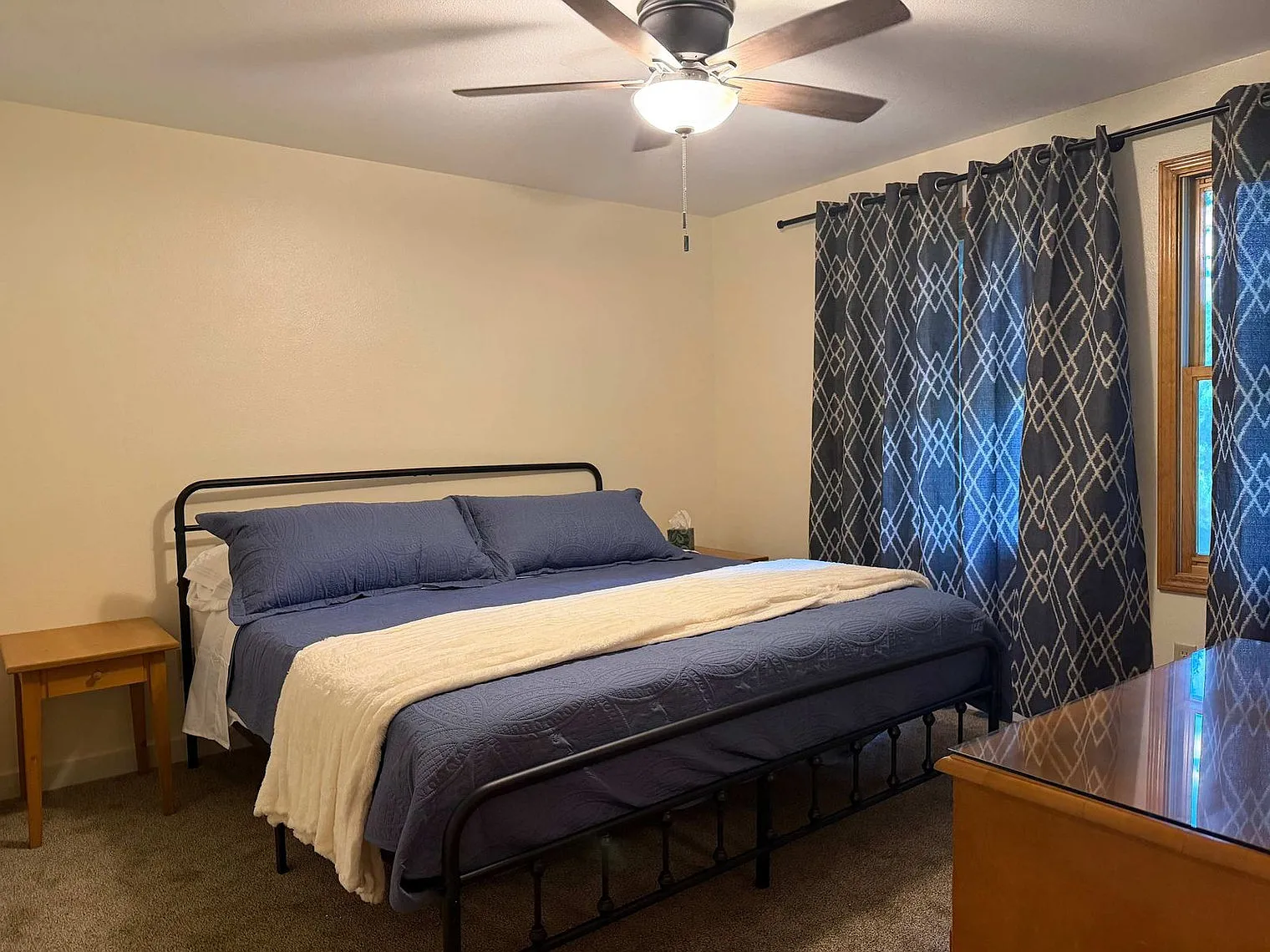 5 bed, 3.0 bath, 2690 sqft, $4,310 — Photo 4