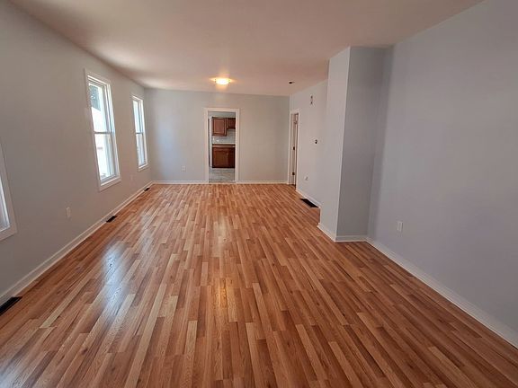 5th image of 35 Norfolk St #1