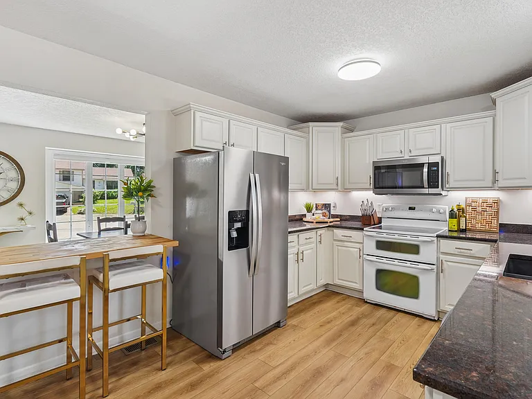 725 Heatherwood Dr — Photo 16