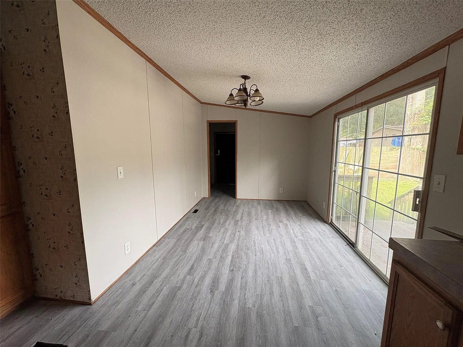 3 bed, 2.0 bath, 1568 sqft, $1,500 — Photo 4