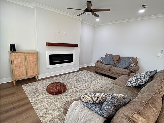 2nd image of 1642 E Smithville Rd