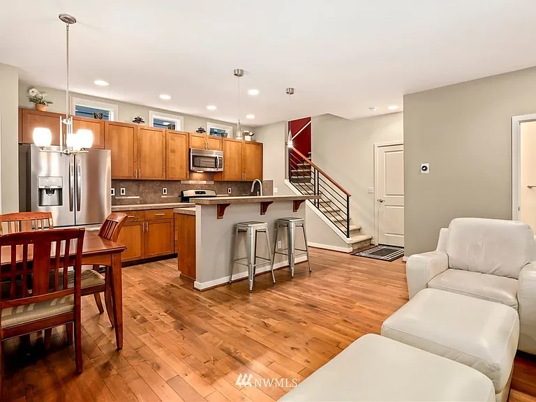 1326 158th Pl SW — Photo 3