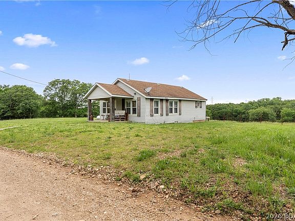3rd image of 33 Alder Springs Rd