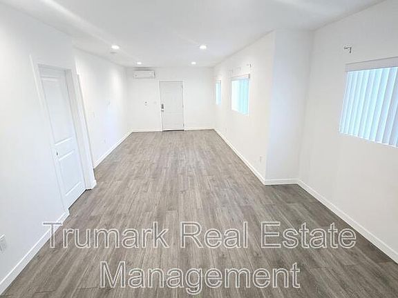 5th image of 2936 Honolulu Ave #F