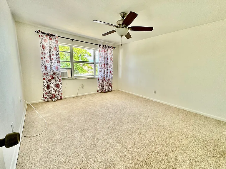2502 Gary Cir #B — Photo 12