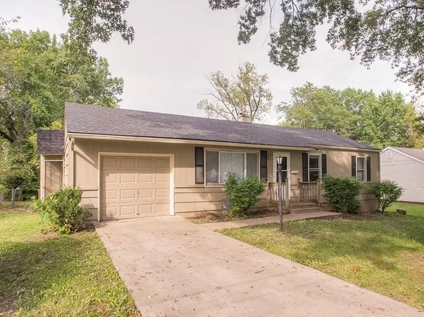 8818 E 80th Ter, Raytown, MO 64138