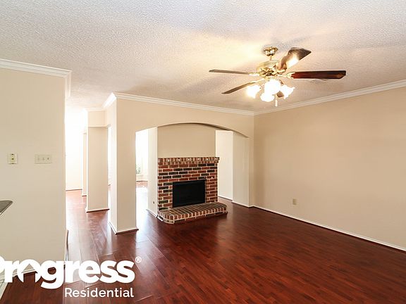 3rd image of 2156 Crockett Dr