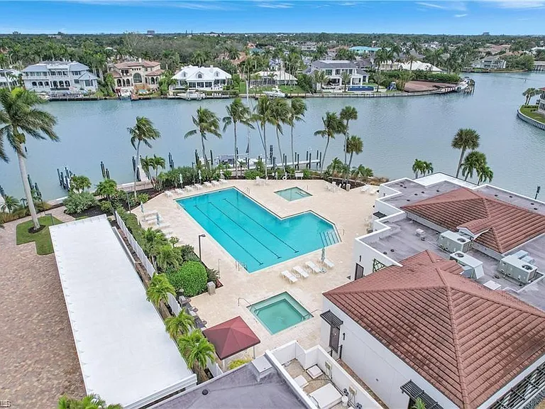 2400 Gulf Shore Blvd N #603 — Photo 34