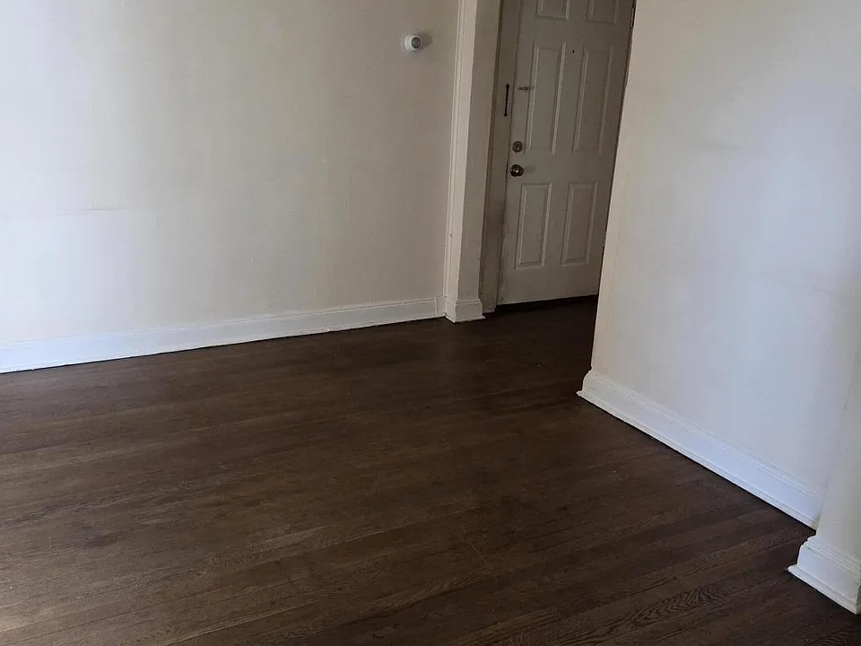 605 Broadway #2