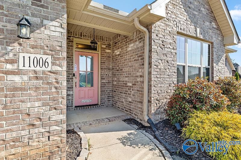 1st image of 11006 Thorne Dr