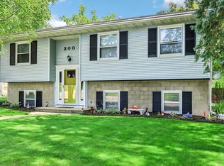 300 Greentree Ln, Beaver Dam, WI 53916