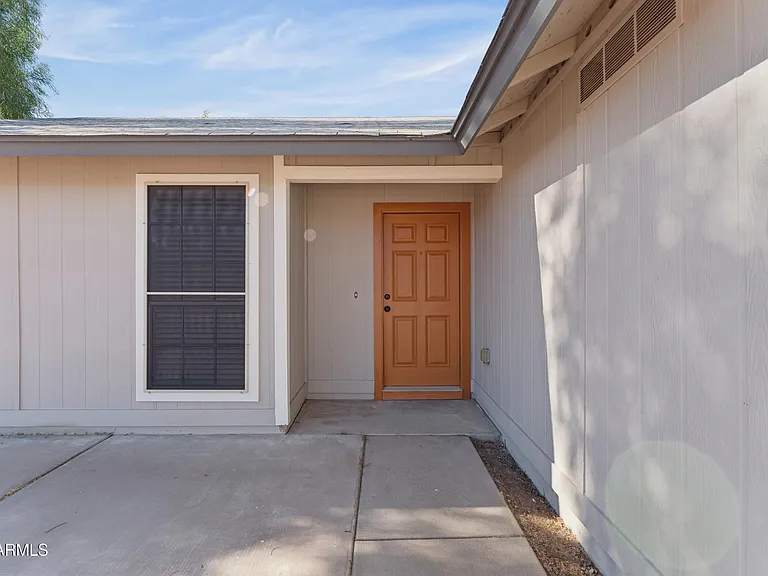 7214 W Sierra Vista Dr — Photo 2