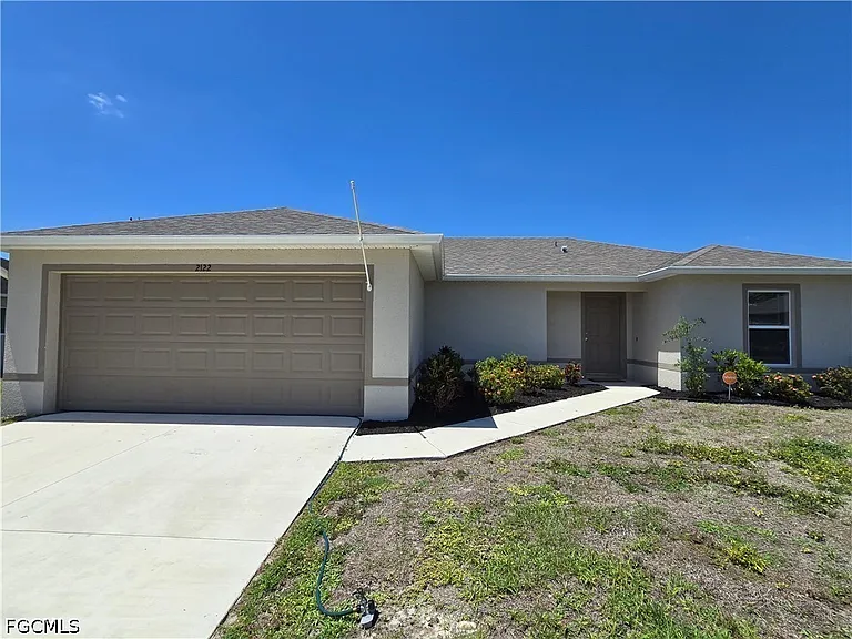 2122 NE 13th Pl — Photo 1