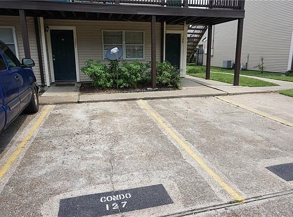 3rd image of 1020 Saint Julien Dr APT 127