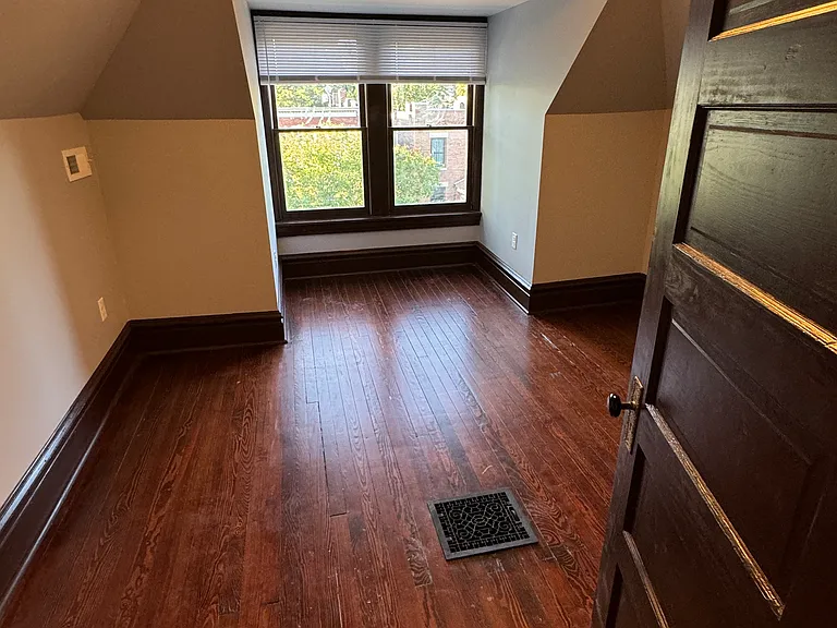 4230 Castleman Ave — Photo 24