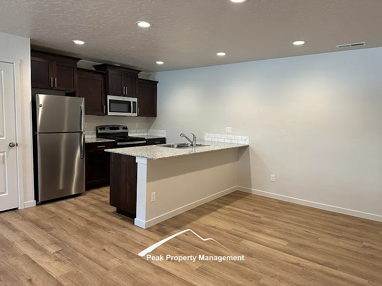 919 N Filly Ave — Photo 5