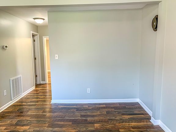 5th image of 392 Blakley Dr