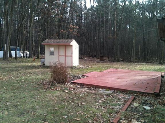 3rd image of 25135 Kenneth Ave