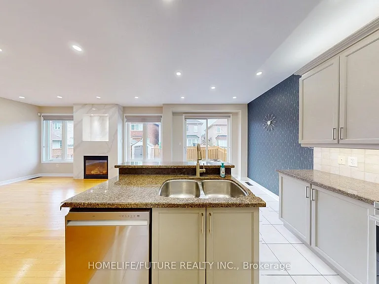 15 Ada Gdns — Photo 11
