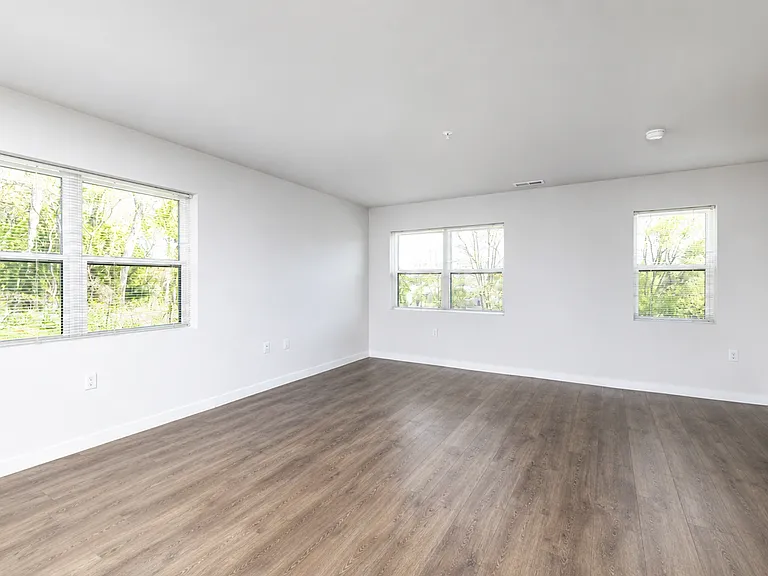 899 Chapel Dr — Photo 16